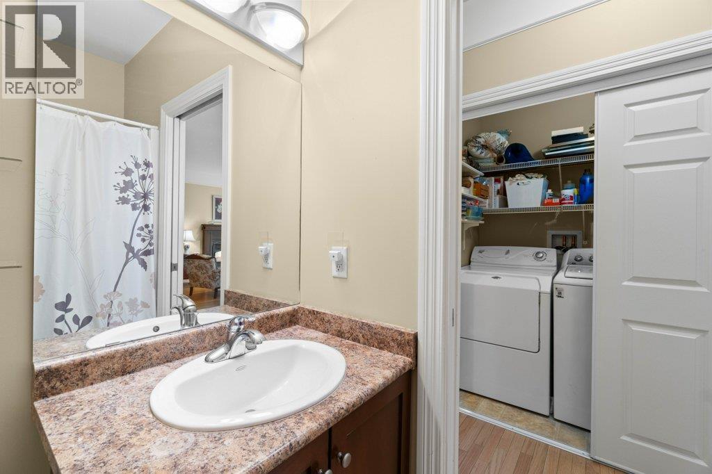 7 881 16 Street Northeast, Salmon Arm