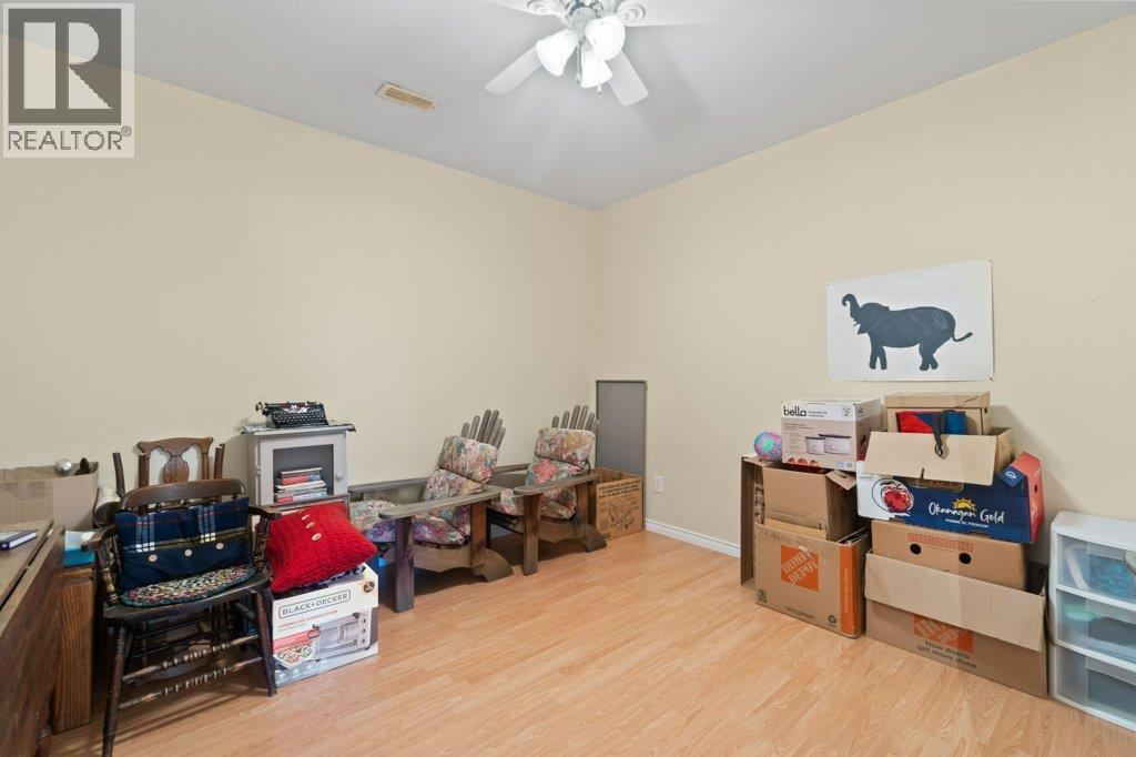 7 881 16 Street Northeast, Salmon Arm