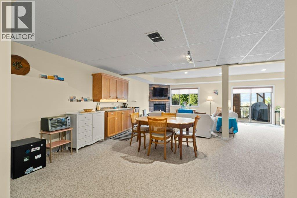 7 881 16 Street Northeast, Salmon Arm