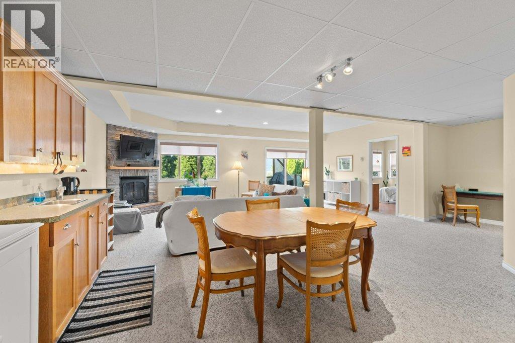 7 881 16 Street Northeast, Salmon Arm