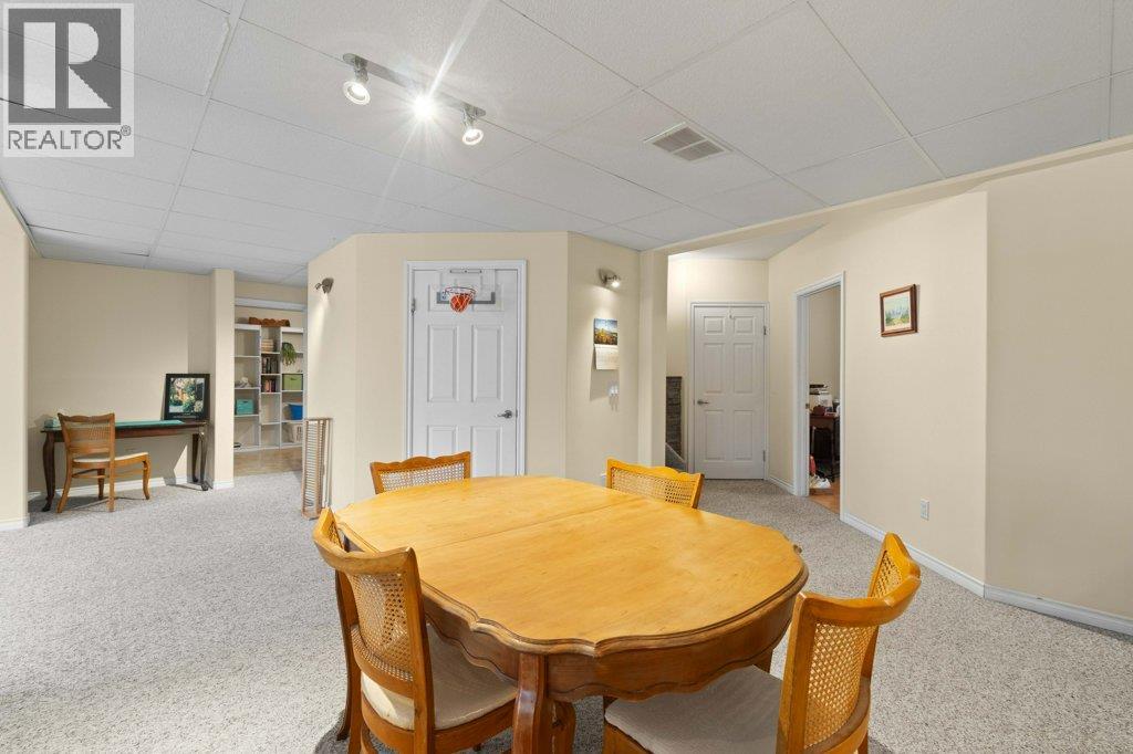 7 881 16 Street Northeast, Salmon Arm