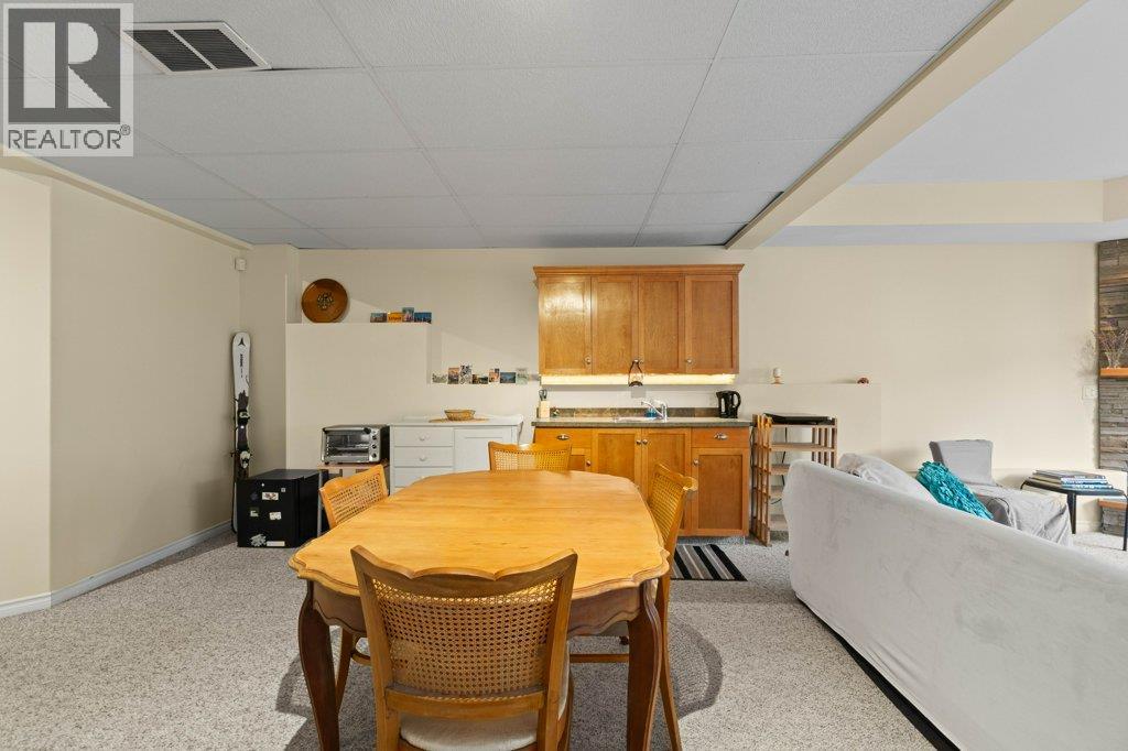 7 881 16 Street Northeast, Salmon Arm