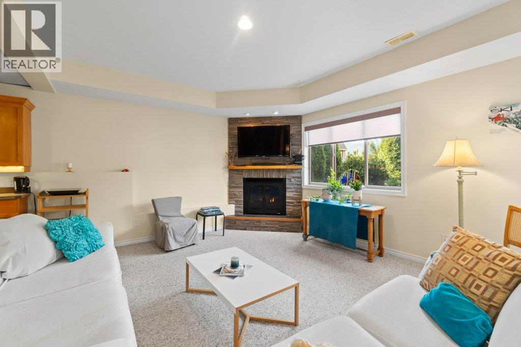 7 881 16 Street Northeast, Salmon Arm