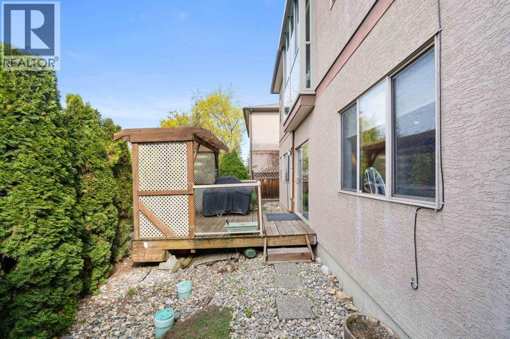 7 881 16 Street Northeast, Salmon Arm