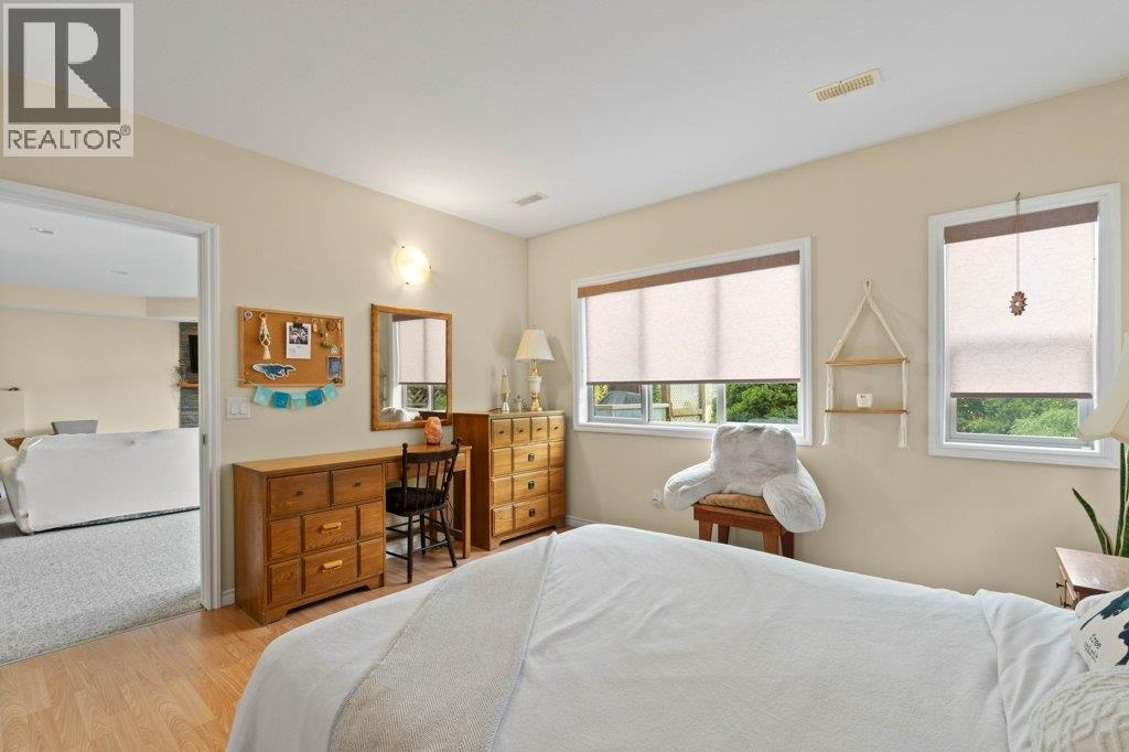 7 881 16 Street Northeast, Salmon Arm