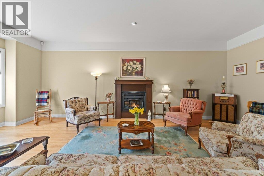 7 881 16 Street Northeast, Salmon Arm