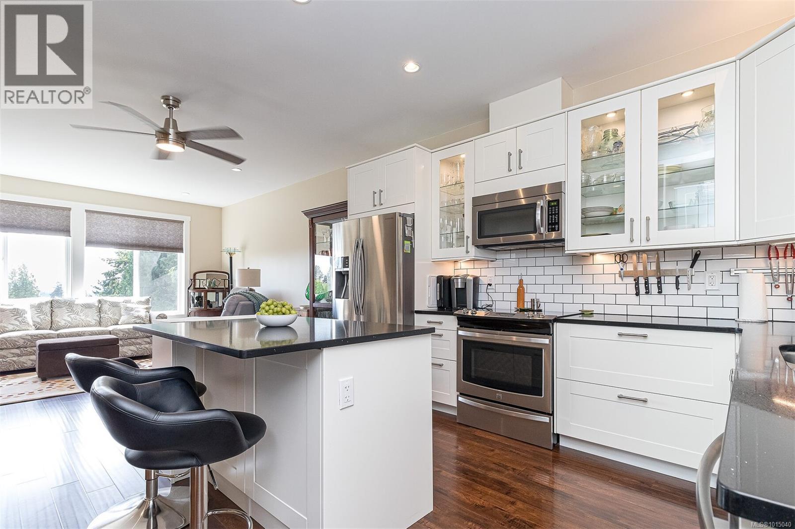 9918 Victoria Rd, Chemainus