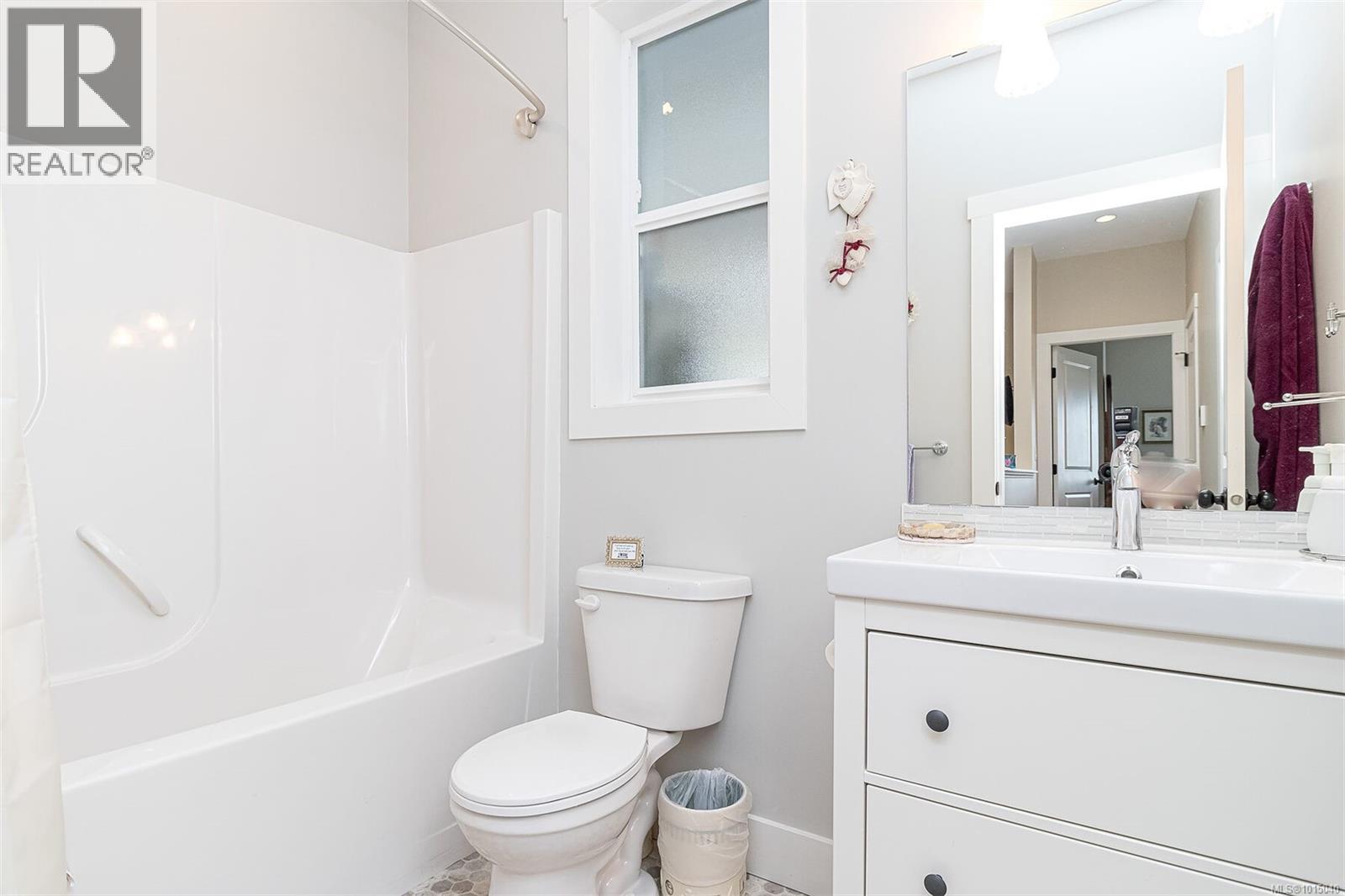 9918 Victoria Rd, Chemainus