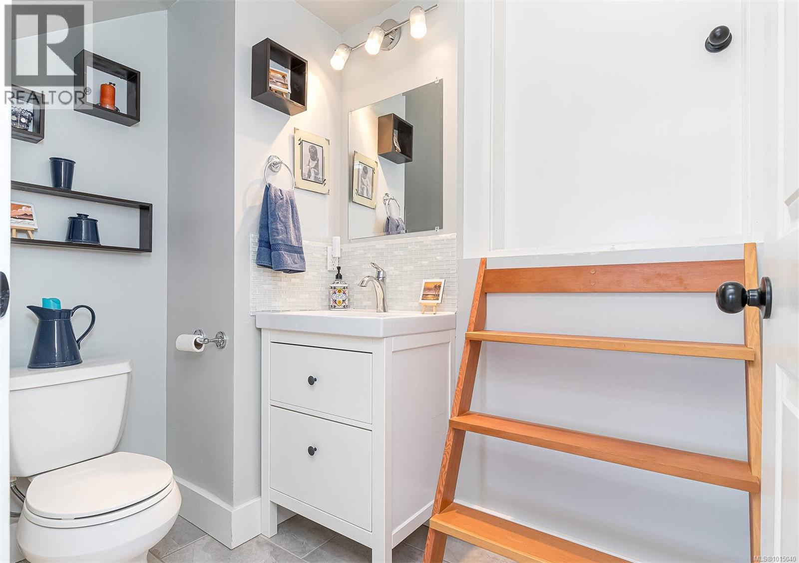 9918 Victoria Rd, Chemainus
