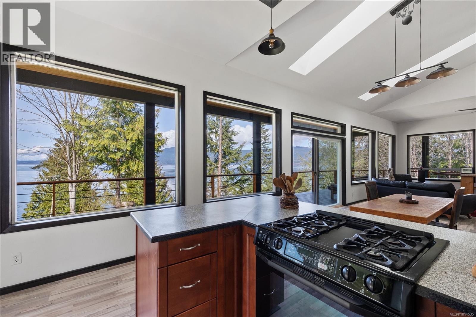 4 Mine Rd, Lasqueti Island