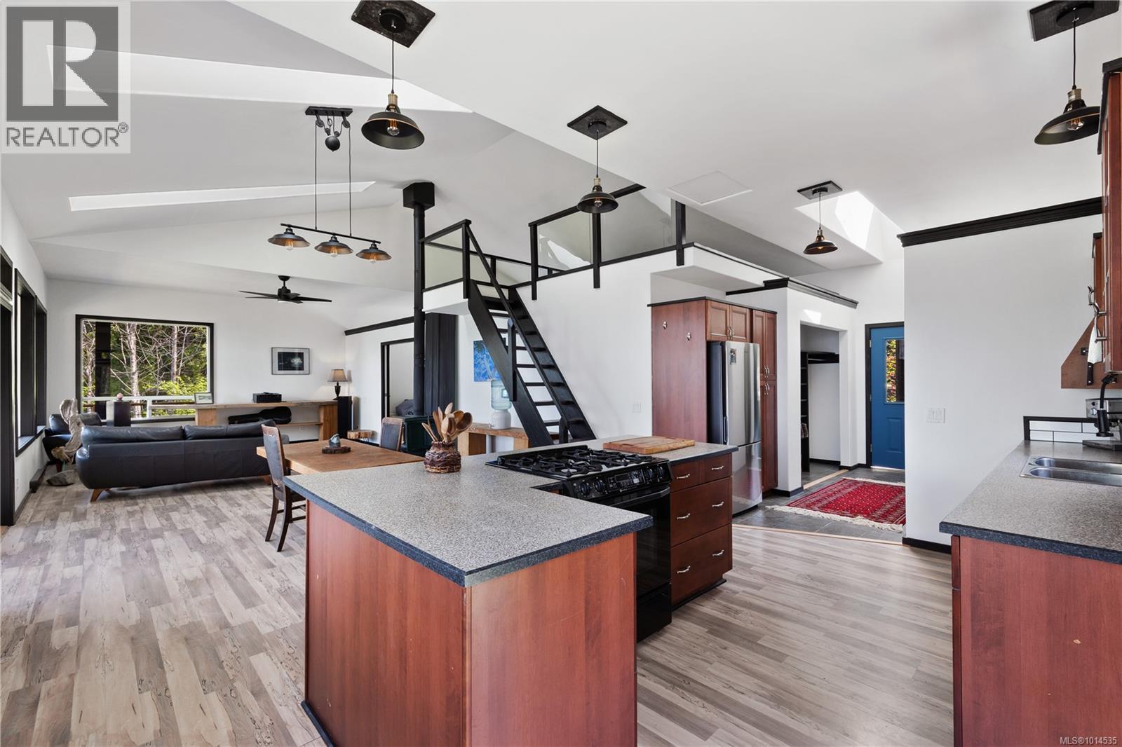 4 Mine Rd, Lasqueti Island