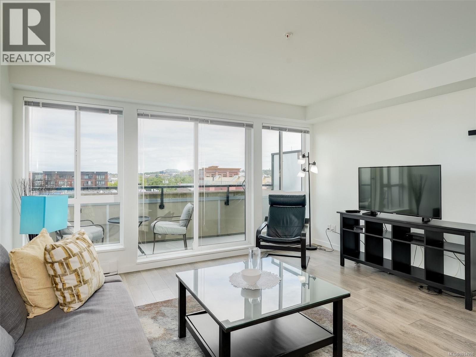 405 517 Fisgard Street, Victoria