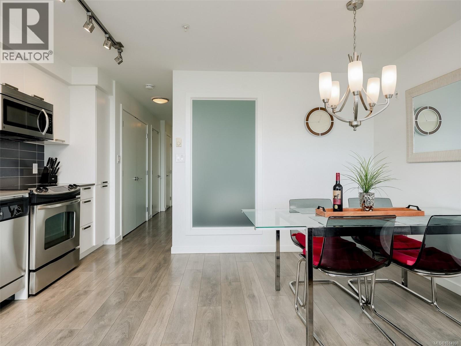 405 517 Fisgard Street, Victoria