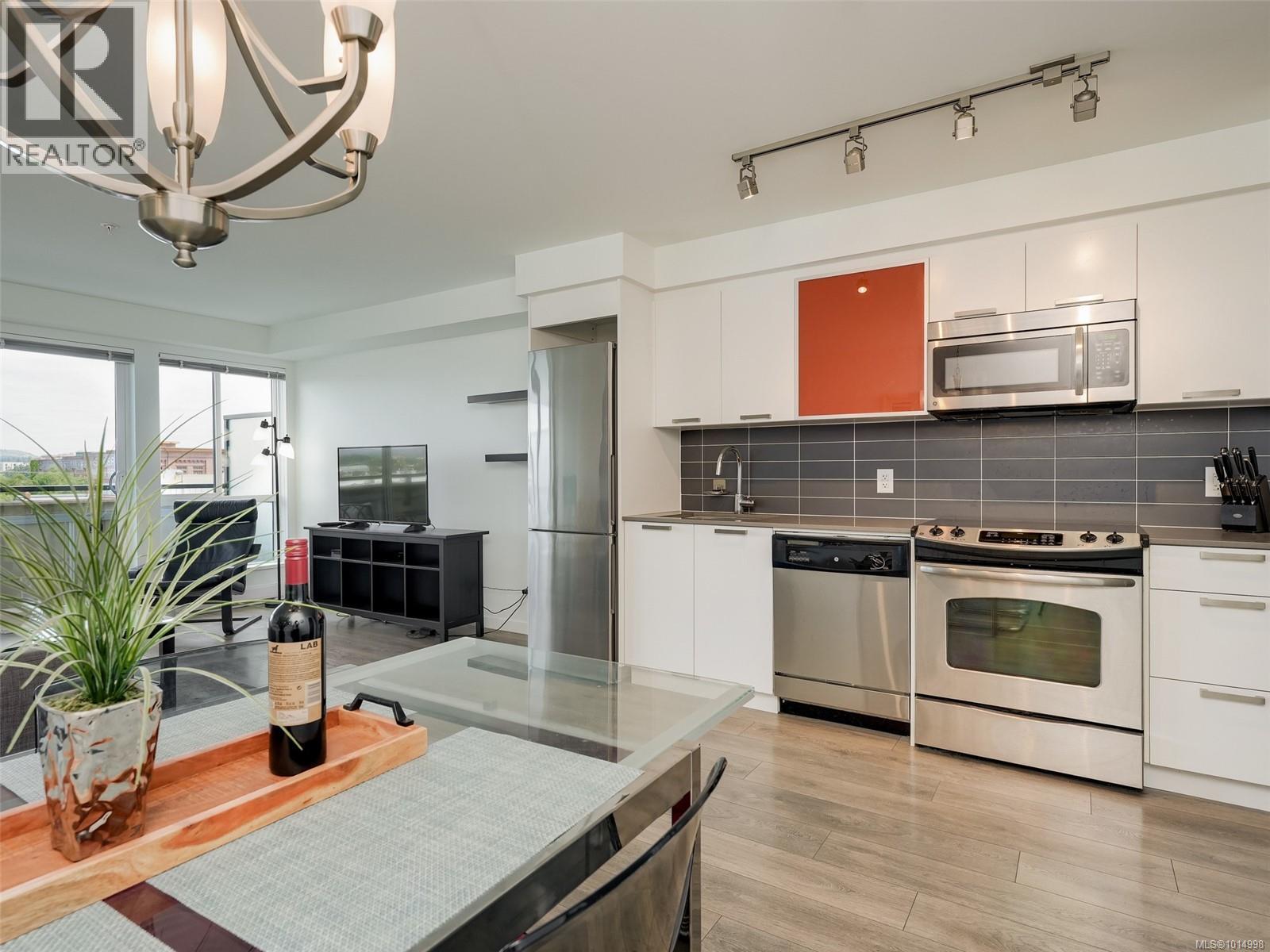405 517 Fisgard Street, Victoria