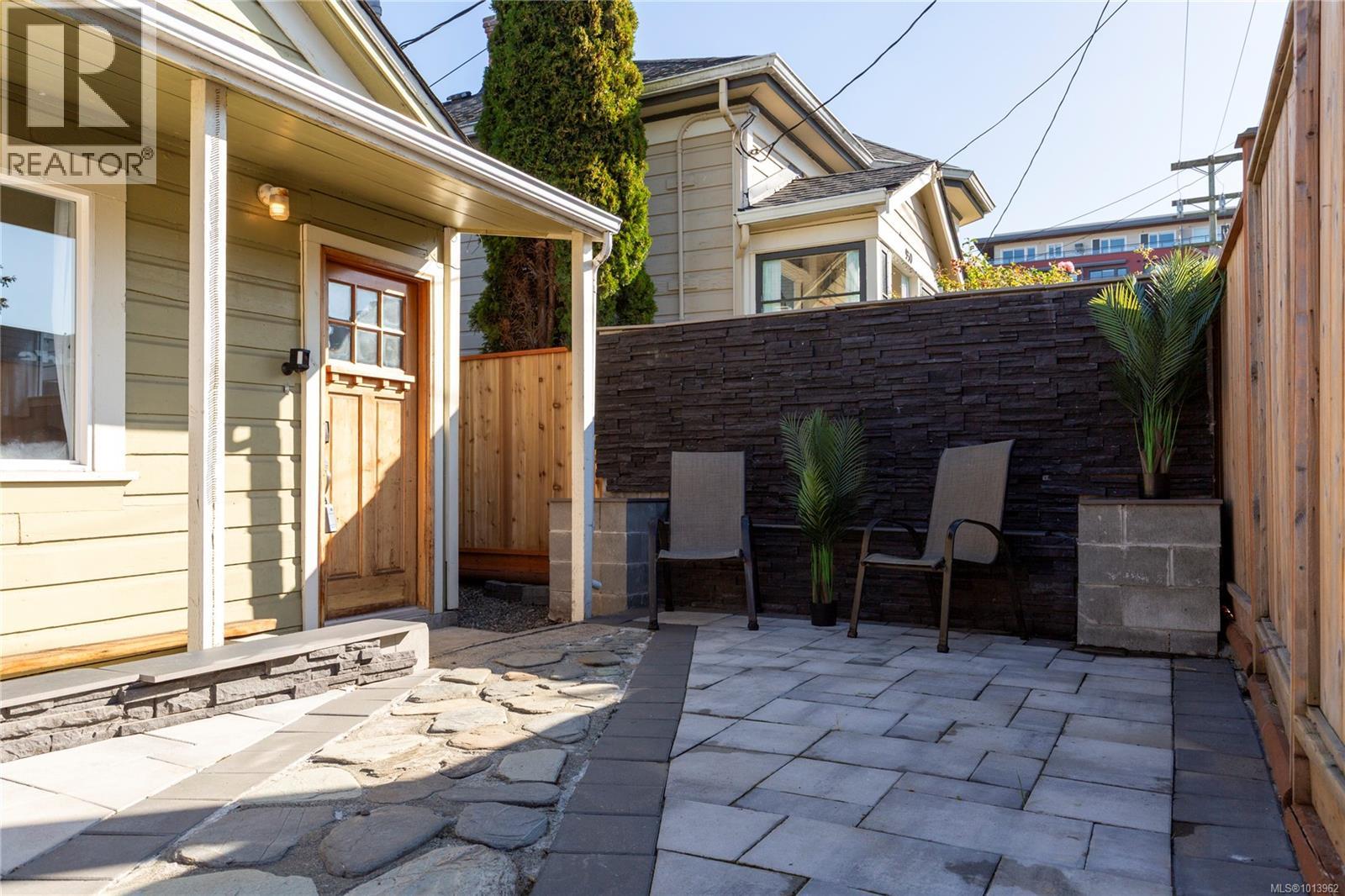 948 Mason St, Victoria