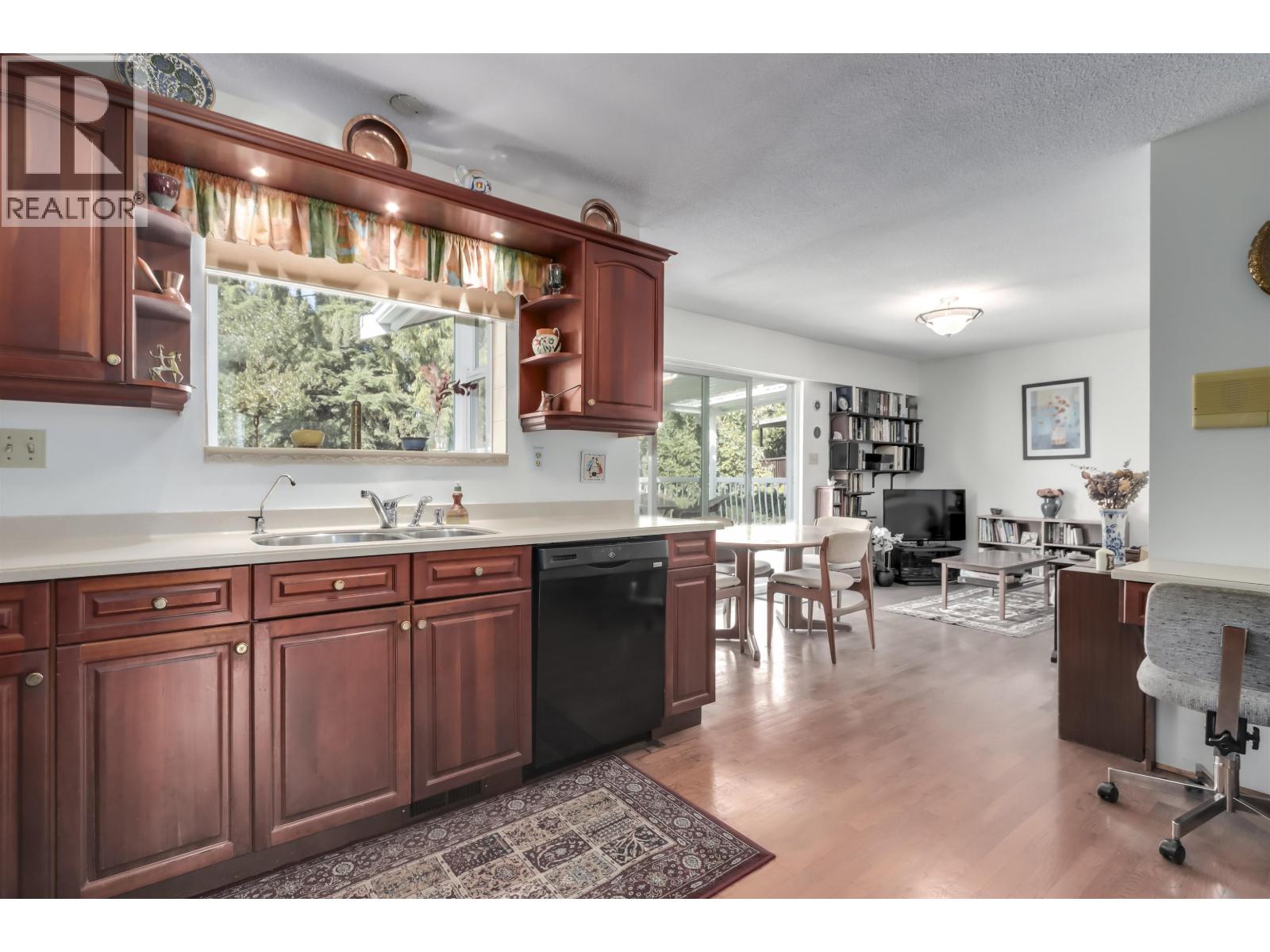 2141 DAUPHIN PLACE, Burnaby