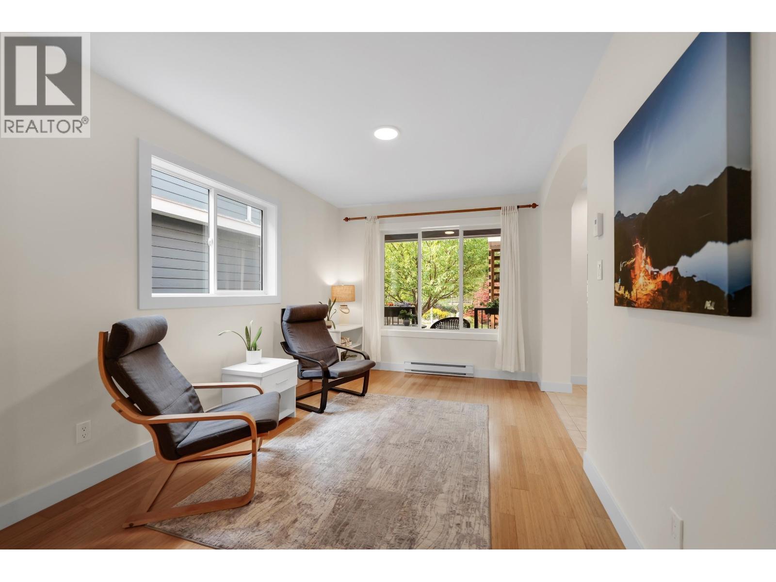 3 40137 GOVERNMENT ROAD, Squamish