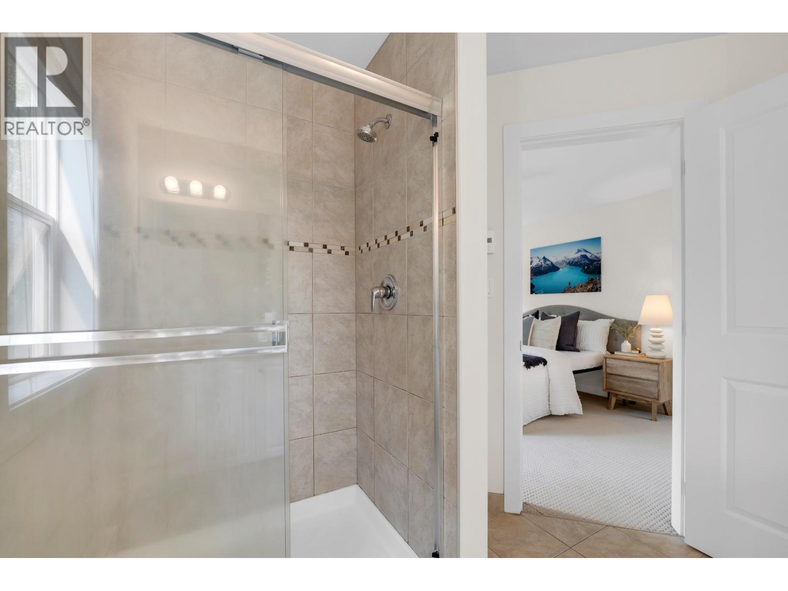 3 40137 GOVERNMENT ROAD, Squamish