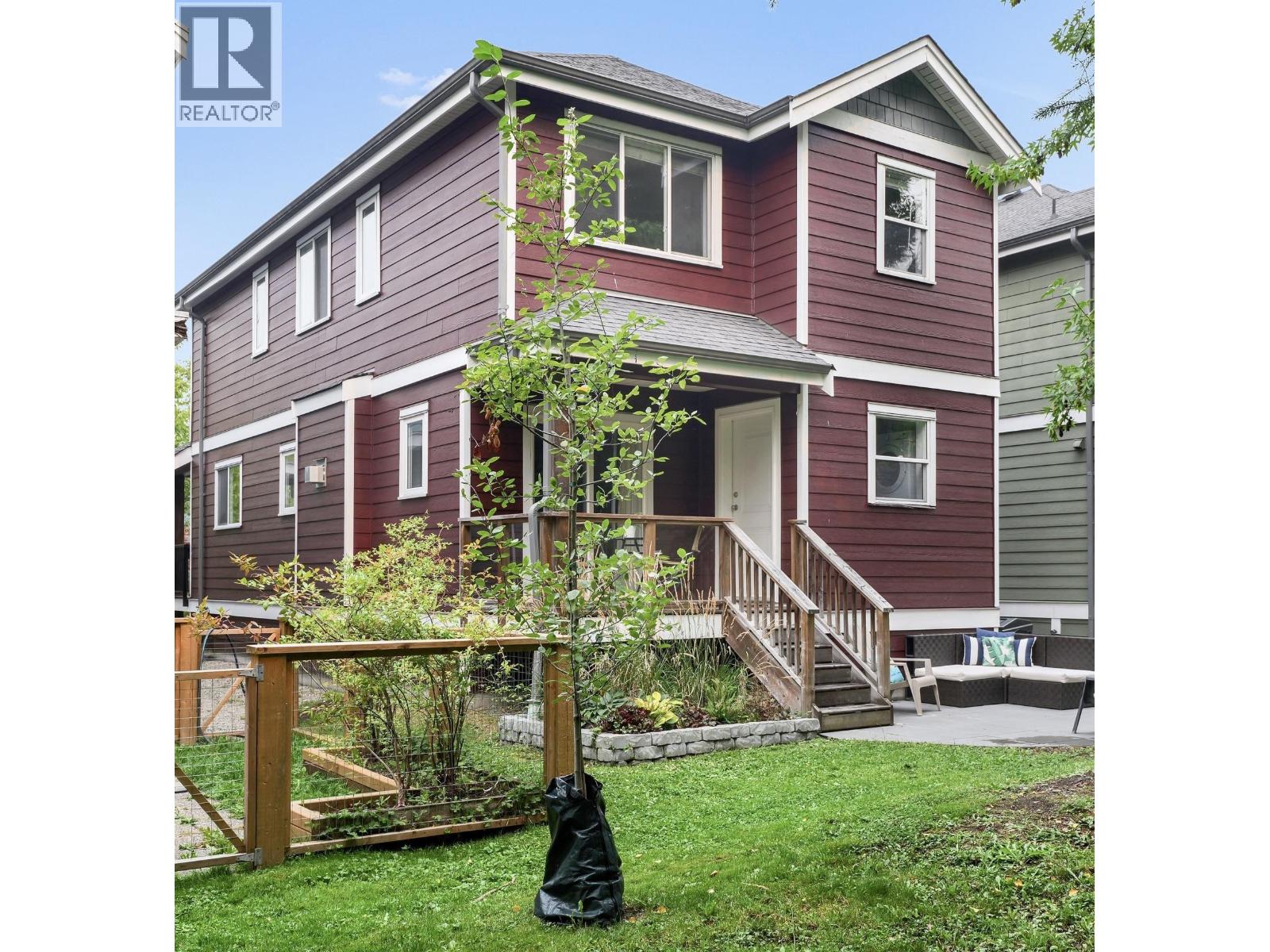 3 40137 GOVERNMENT ROAD, Squamish