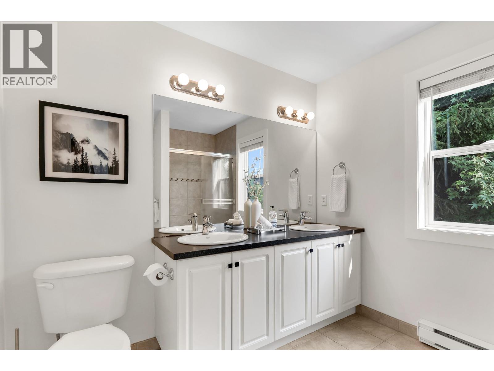 3 40137 GOVERNMENT ROAD, Squamish