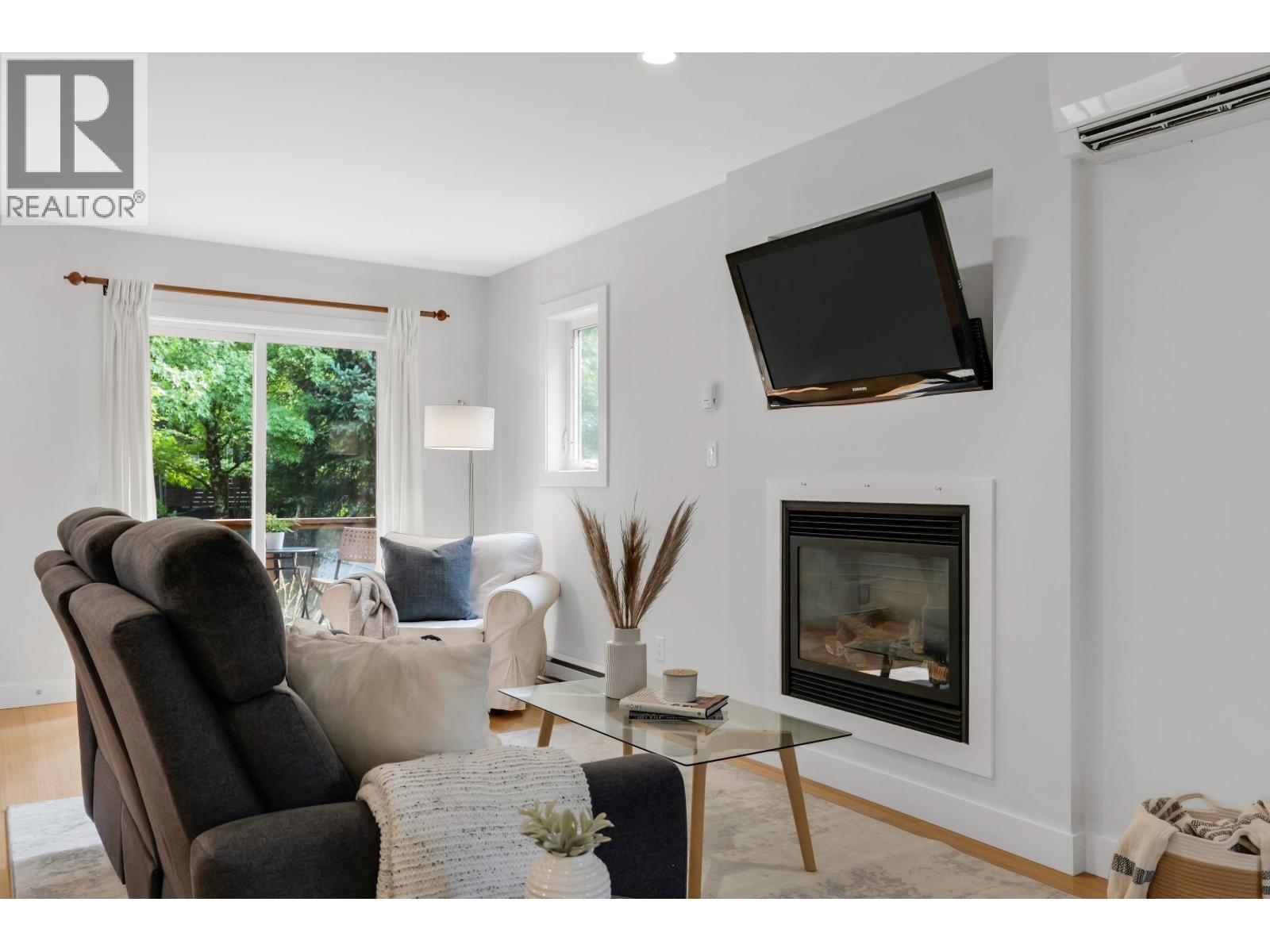 3 40137 GOVERNMENT ROAD, Squamish