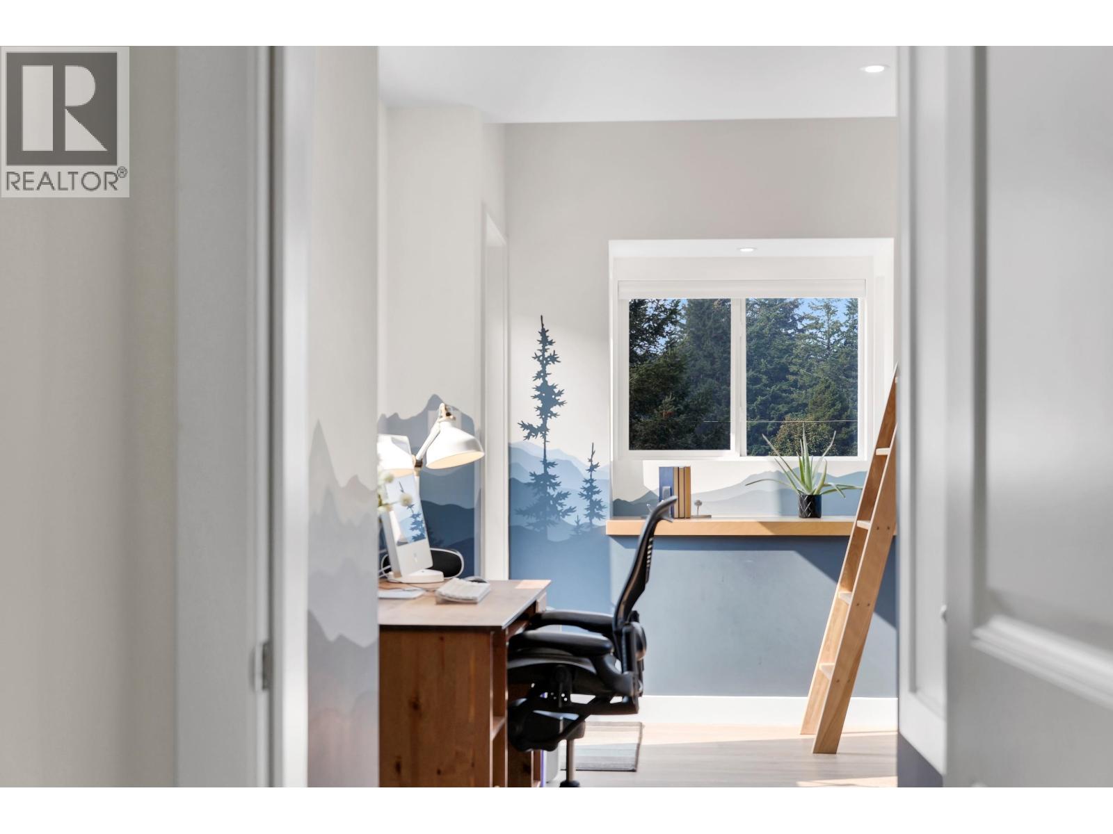 3 40137 GOVERNMENT ROAD, Squamish