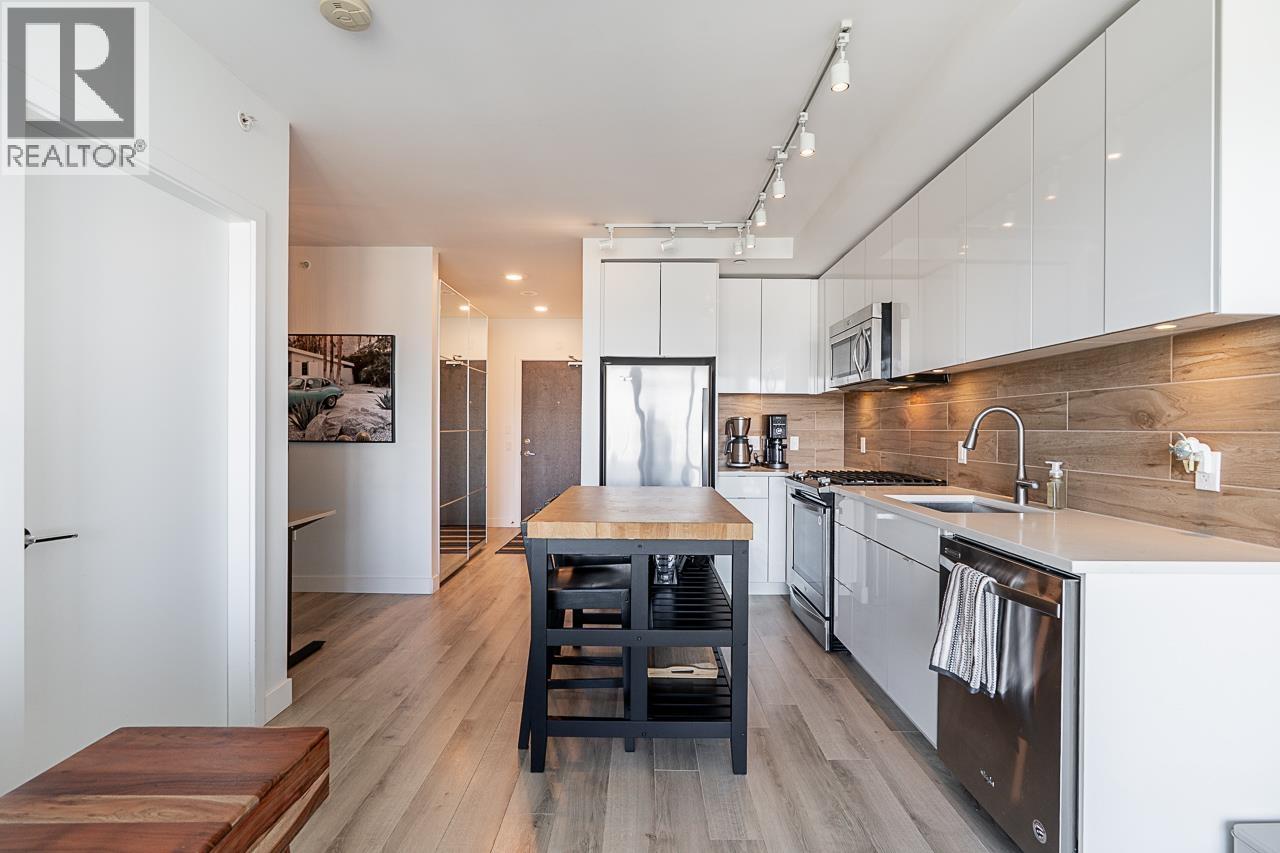 708 200 NELSON'S CRESCENT, New Westminster