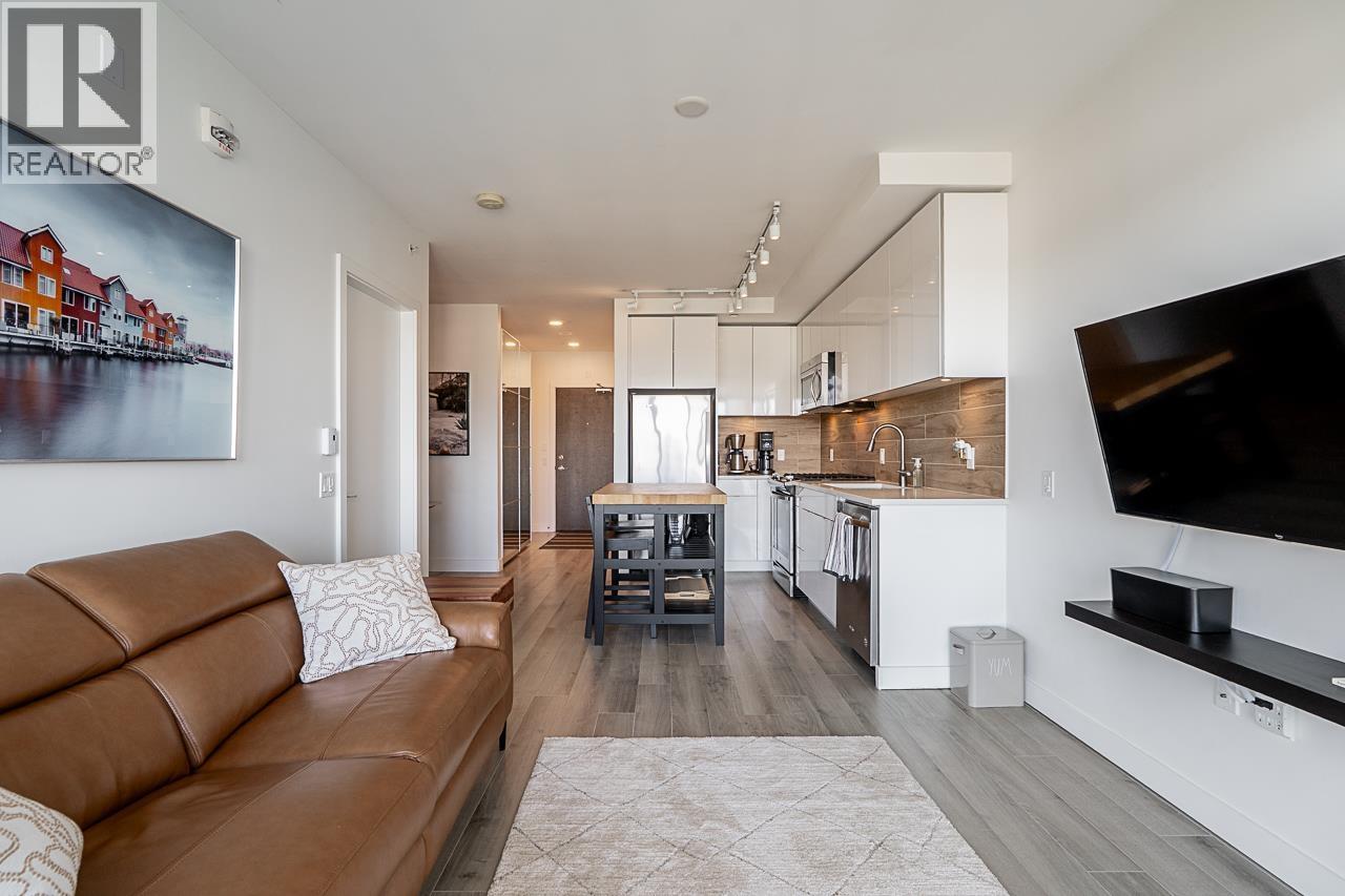 708 200 NELSON'S CRESCENT, New Westminster