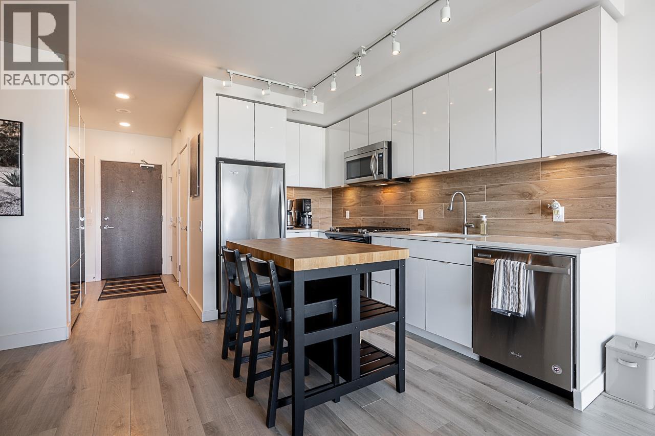 708 200 NELSON'S CRESCENT, New Westminster