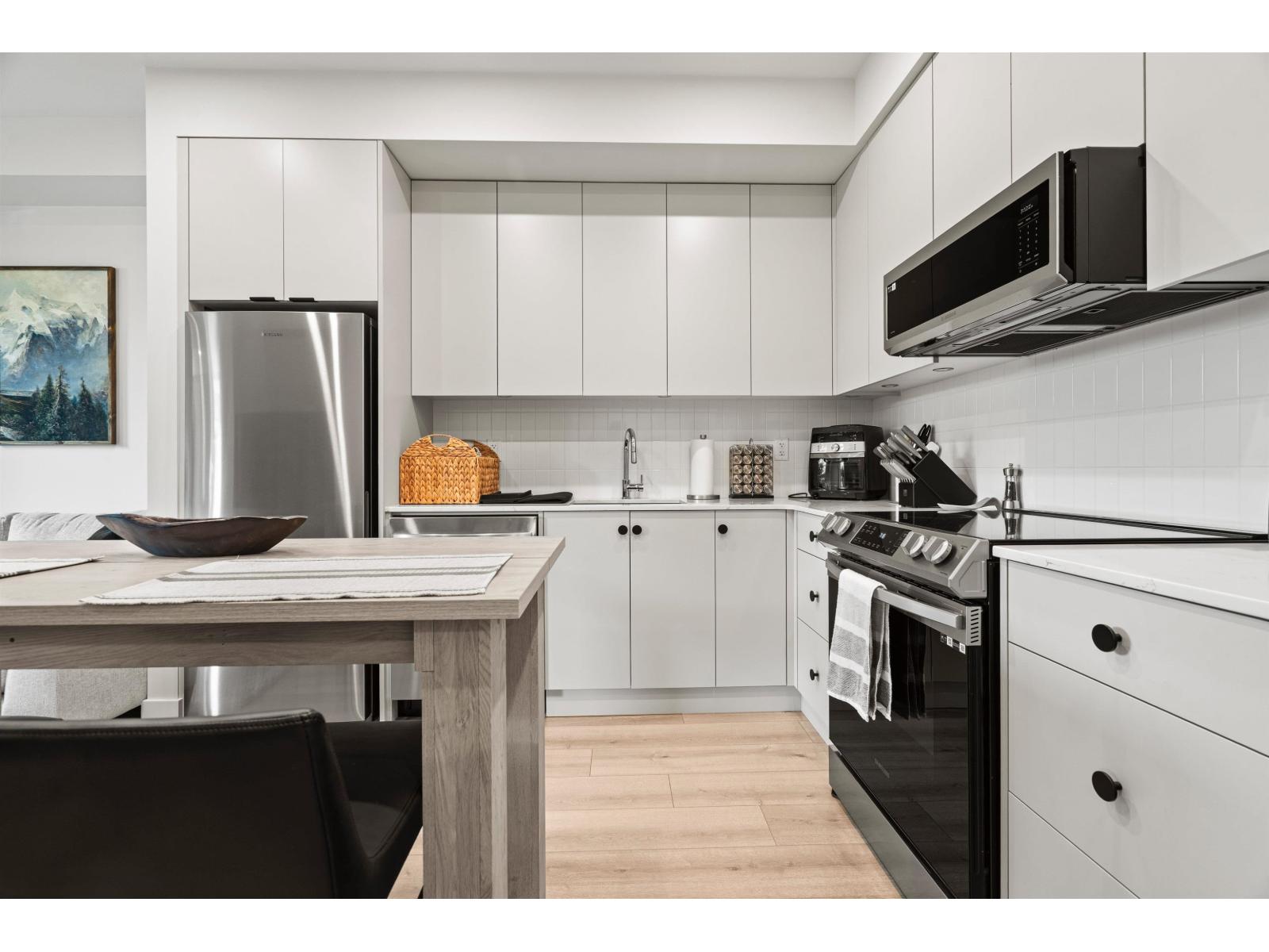 102 45511 CAMPUS DRIVE, Garrison Crossing, Chilliwack