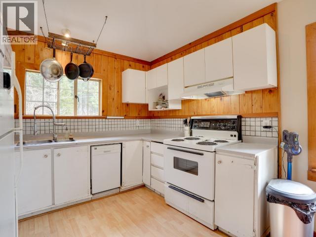 6980 SIENNA ROAD, Texada Island