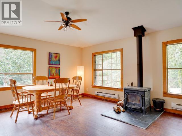 6980 SIENNA ROAD, Texada Island