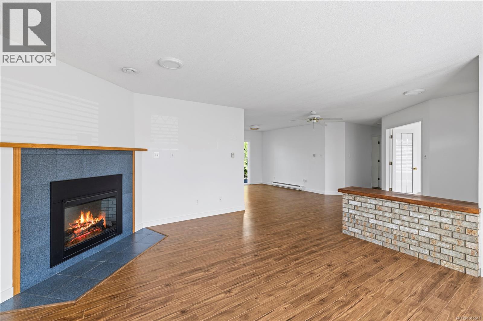 332 Moilliet St S, Parksville