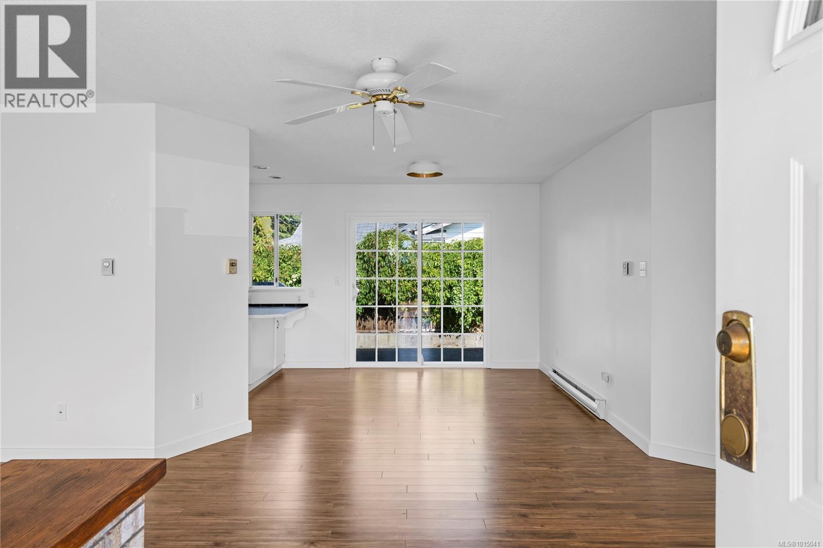 332 Moilliet St S, Parksville