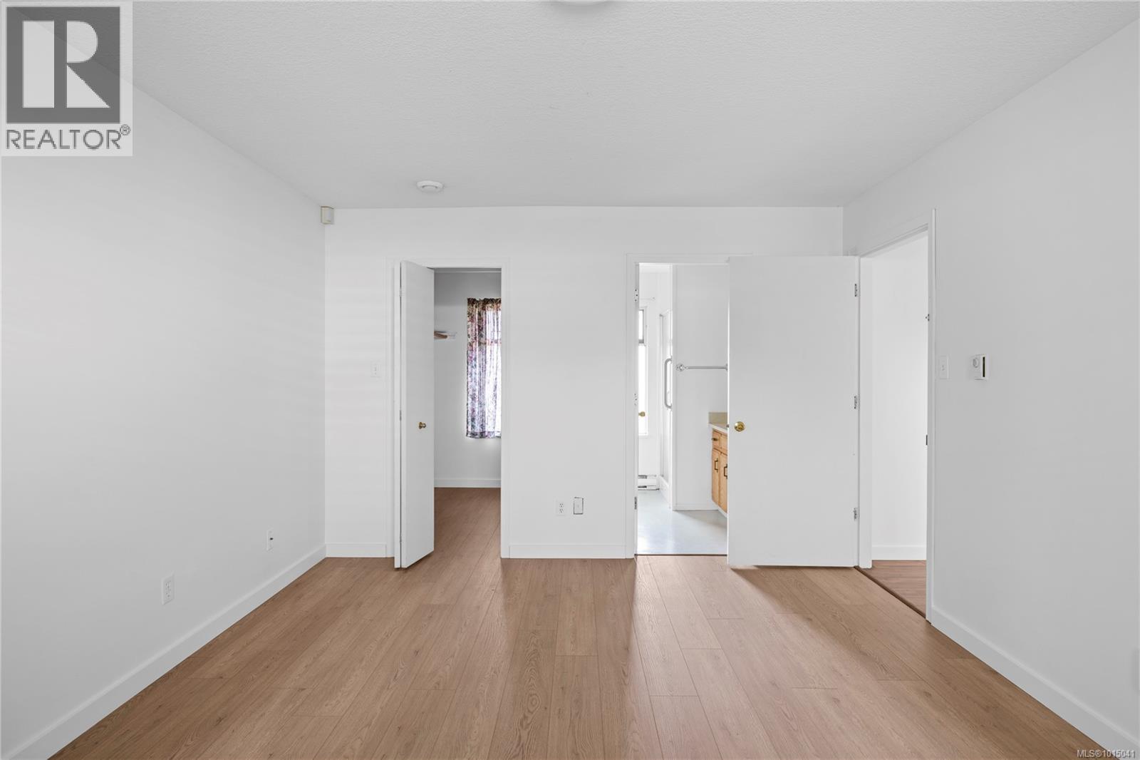 332 Moilliet St S, Parksville