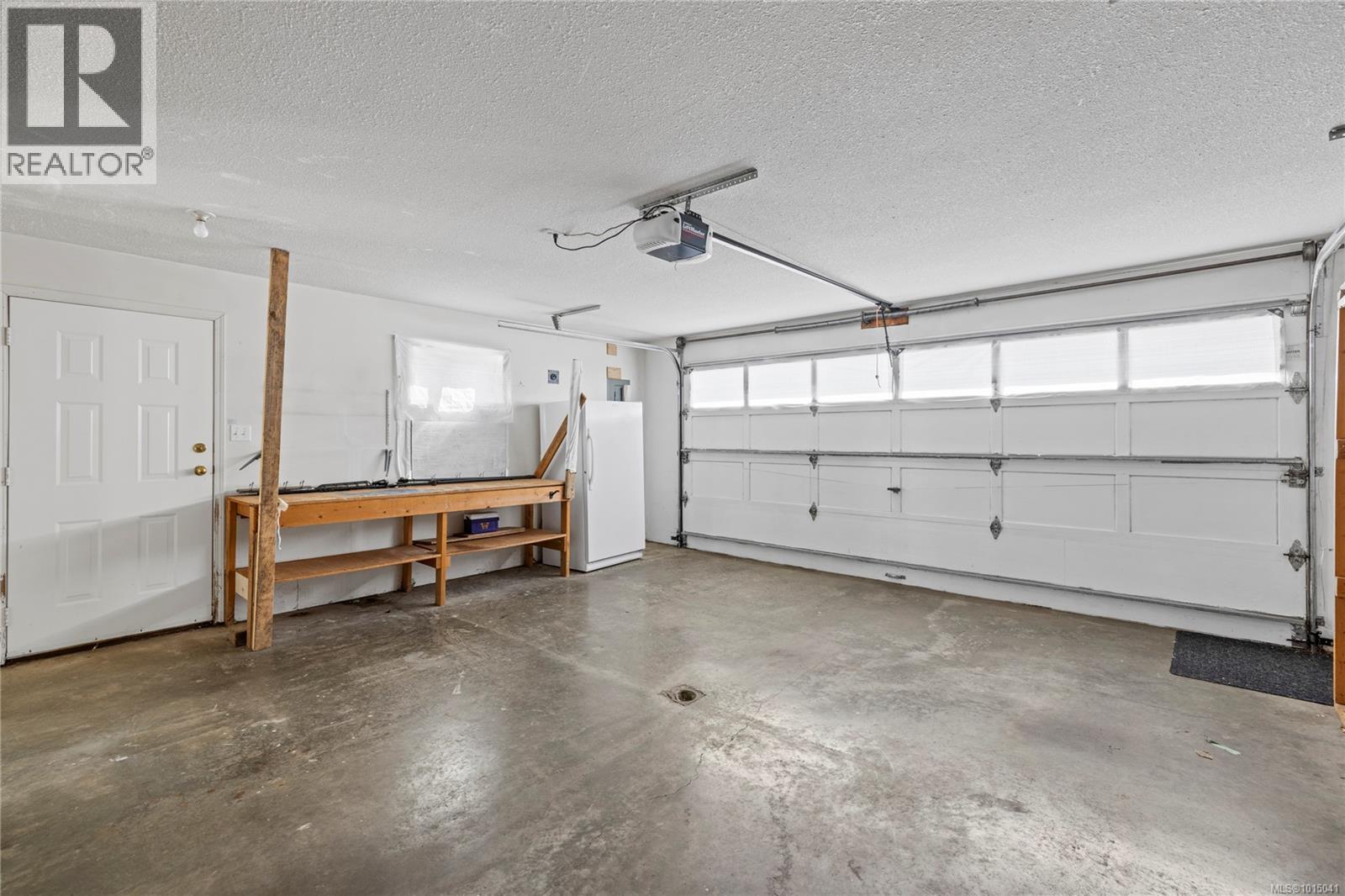 332 Moilliet St S, Parksville