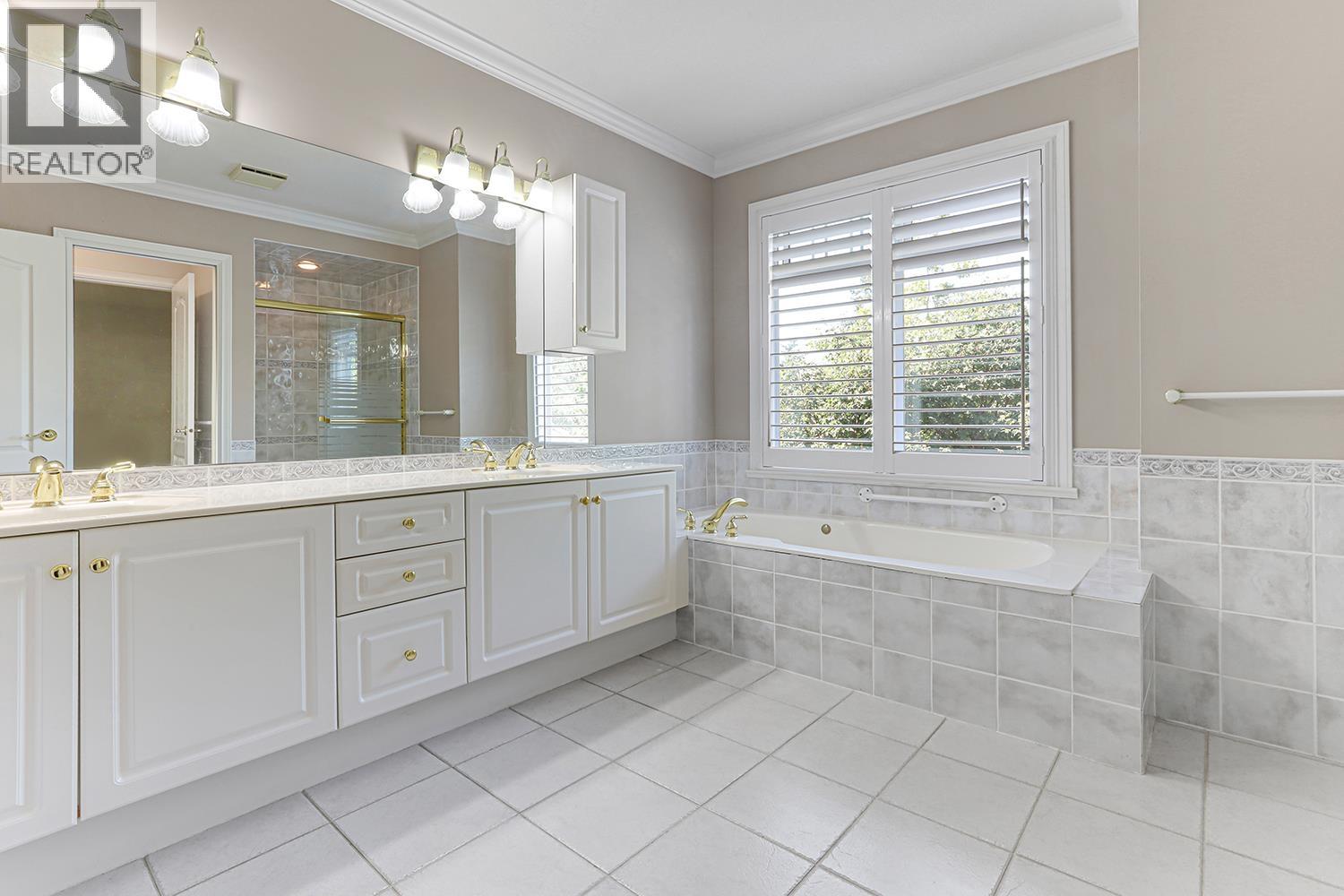 #303-1280 55 Street, Delta