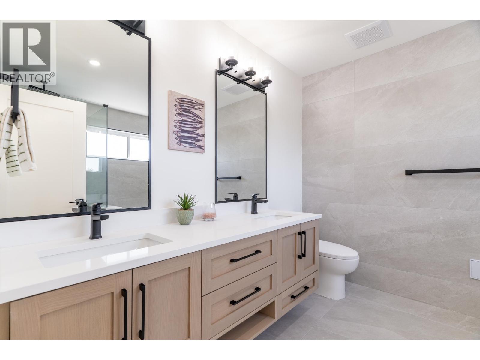 215 MABEL STREET, New Westminster