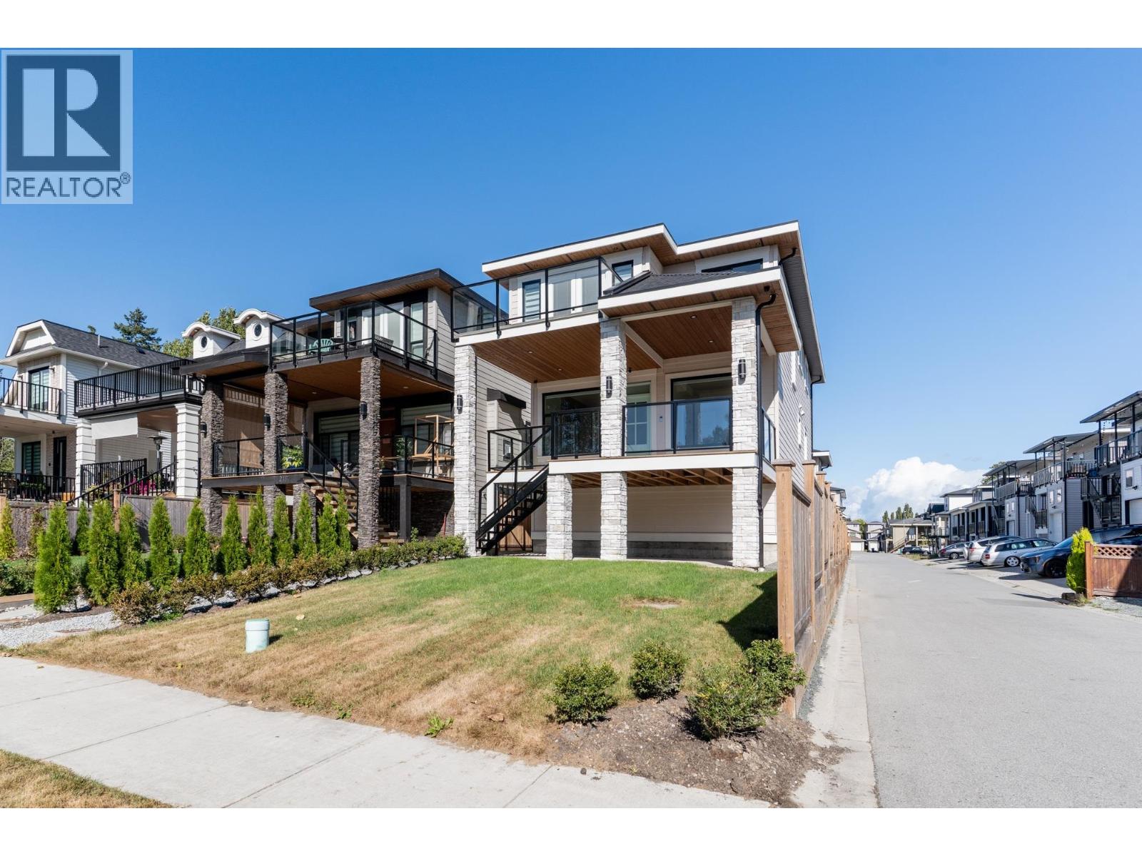 215 MABEL STREET, New Westminster