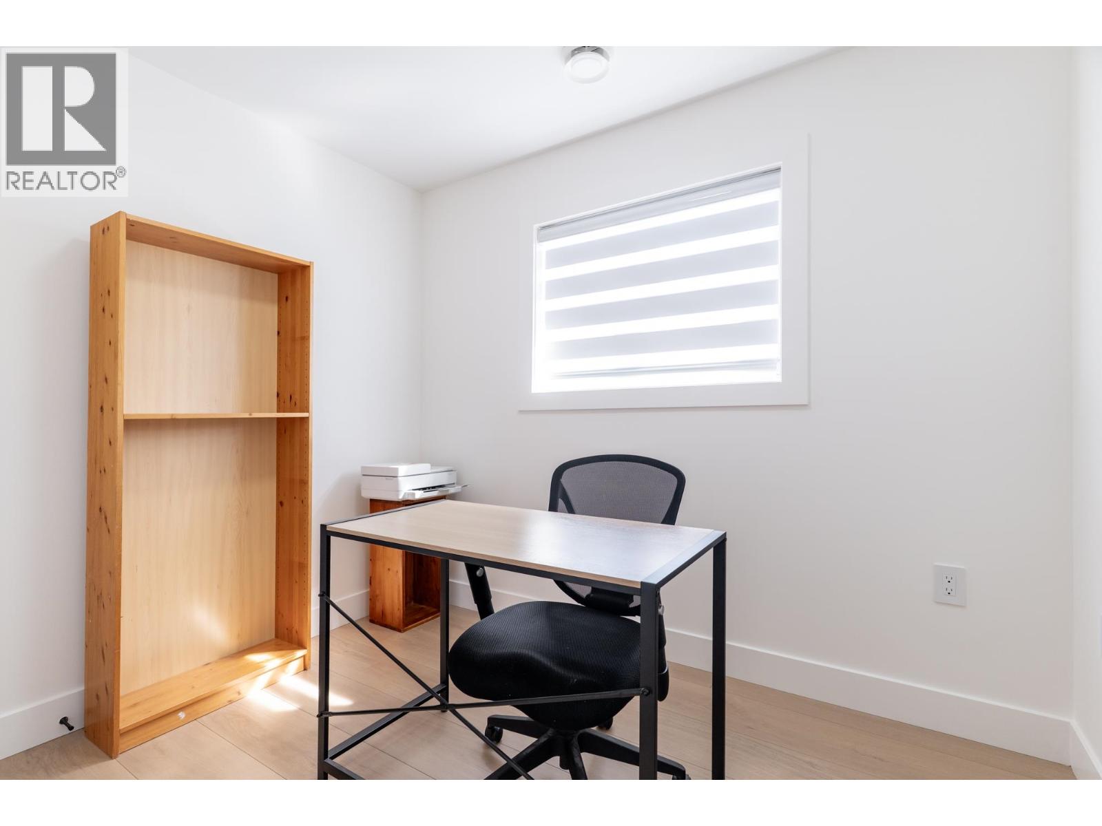 215 MABEL STREET, New Westminster