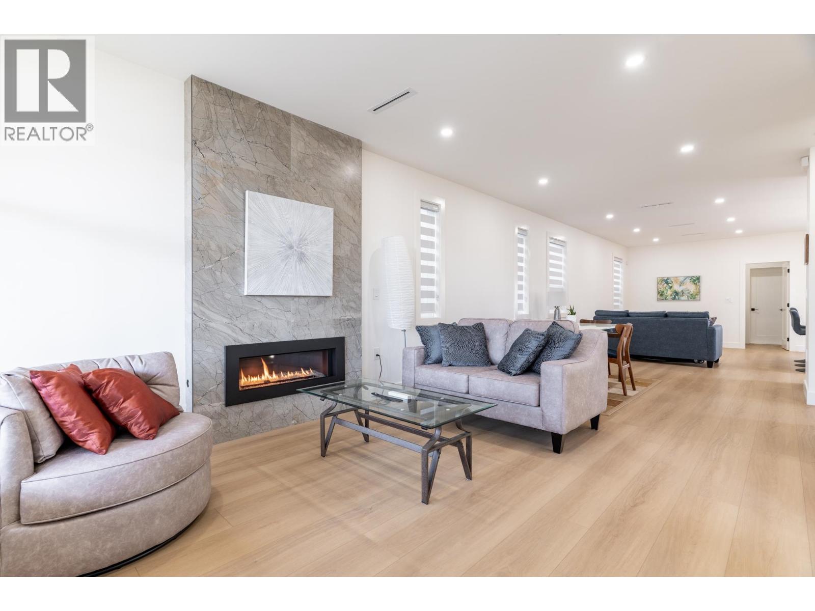 215 MABEL STREET, New Westminster