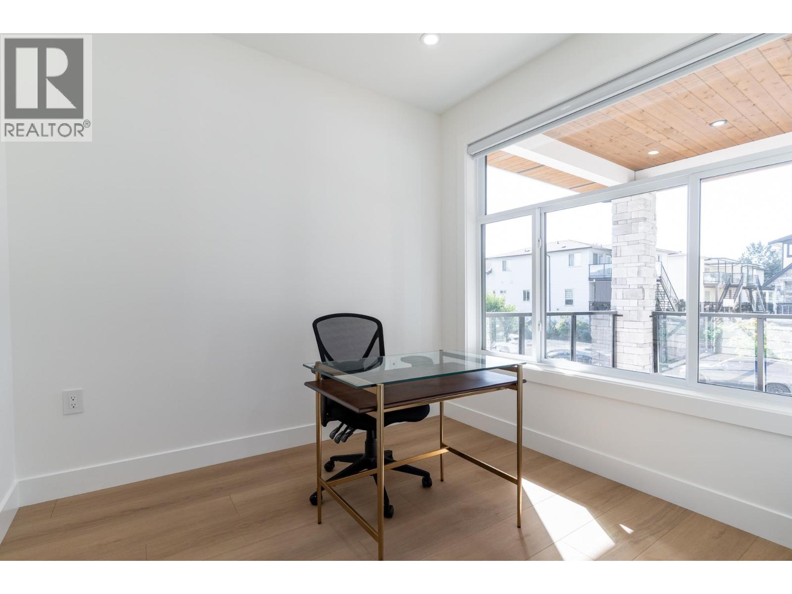 215 MABEL STREET, New Westminster