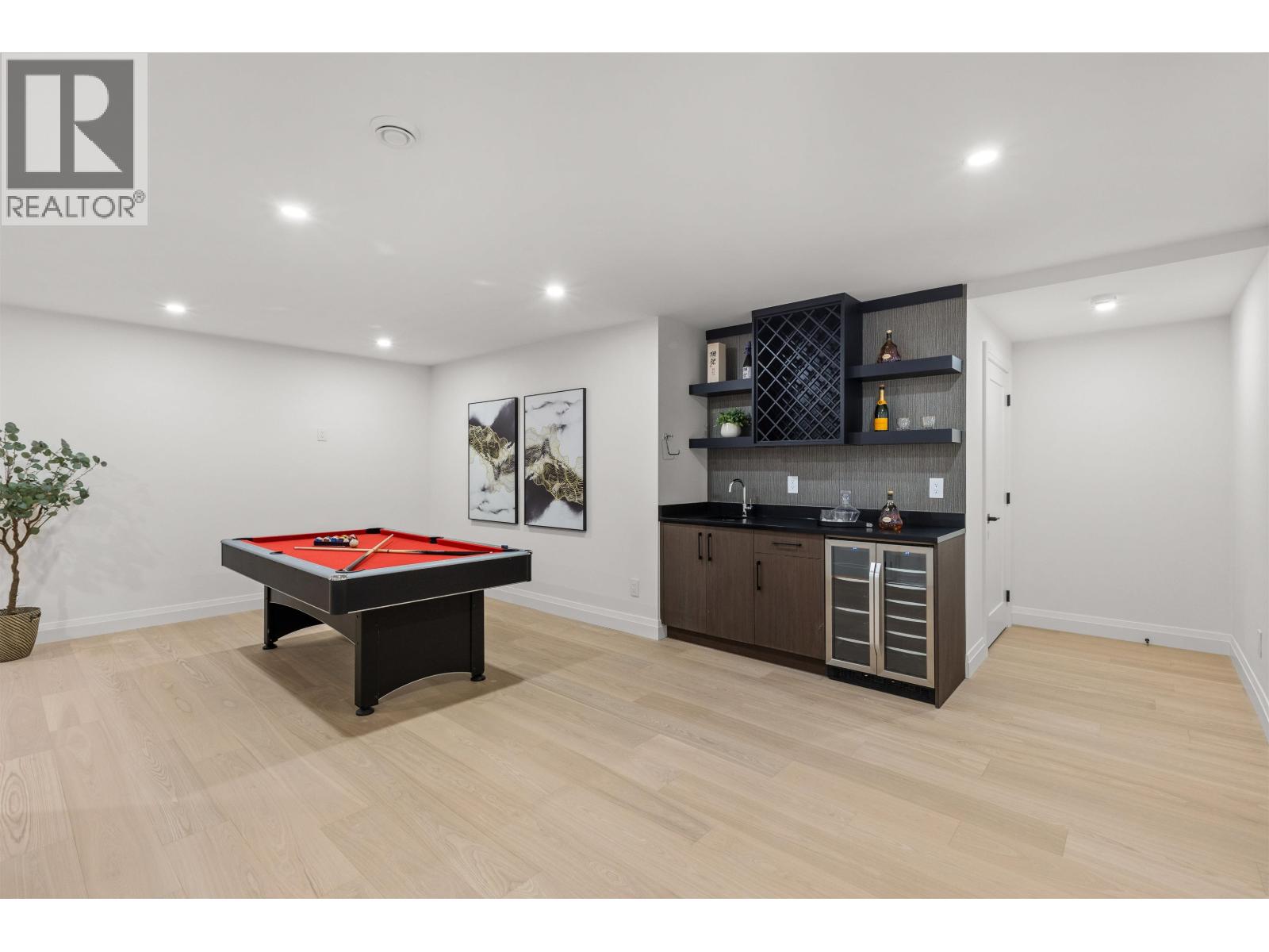 7370 BURRIS STREET, Burnaby