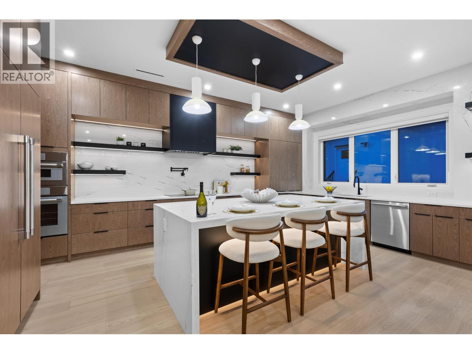 7370 BURRIS STREET, Burnaby