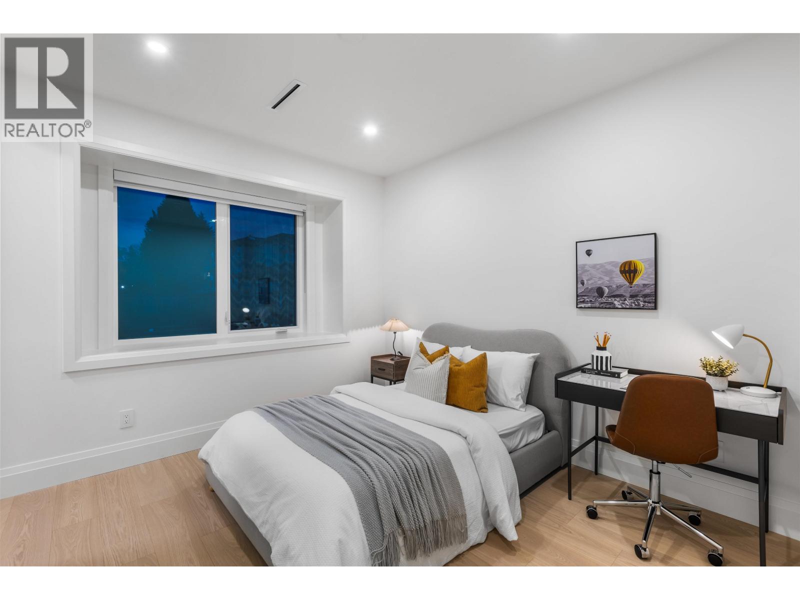 7370 BURRIS STREET, Burnaby
