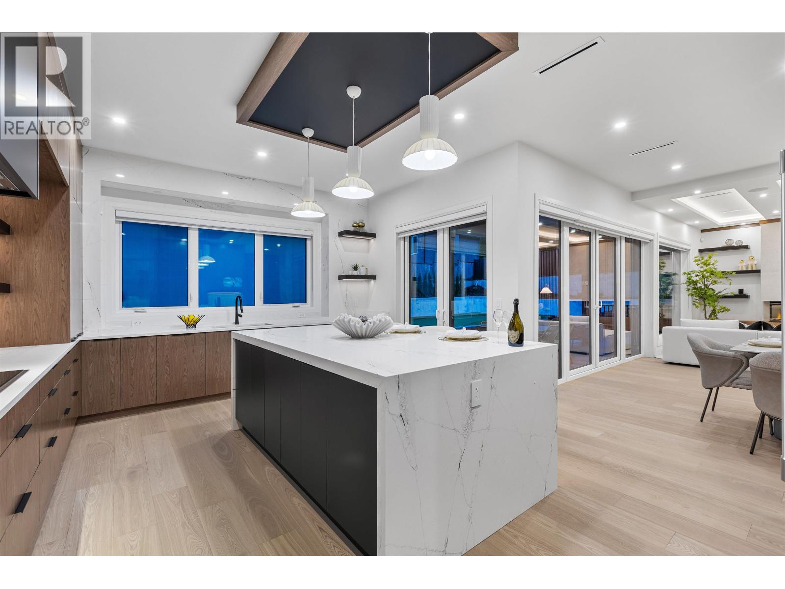 7370 BURRIS STREET, Burnaby