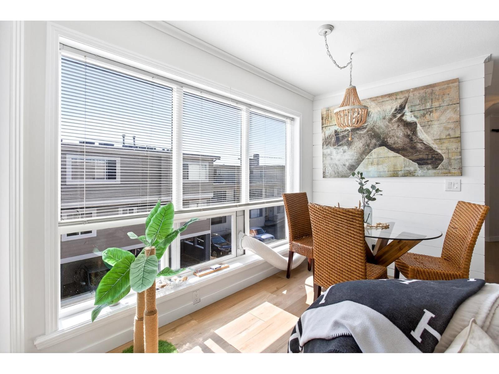 205 15154 ROPER AVENUE, White Rock