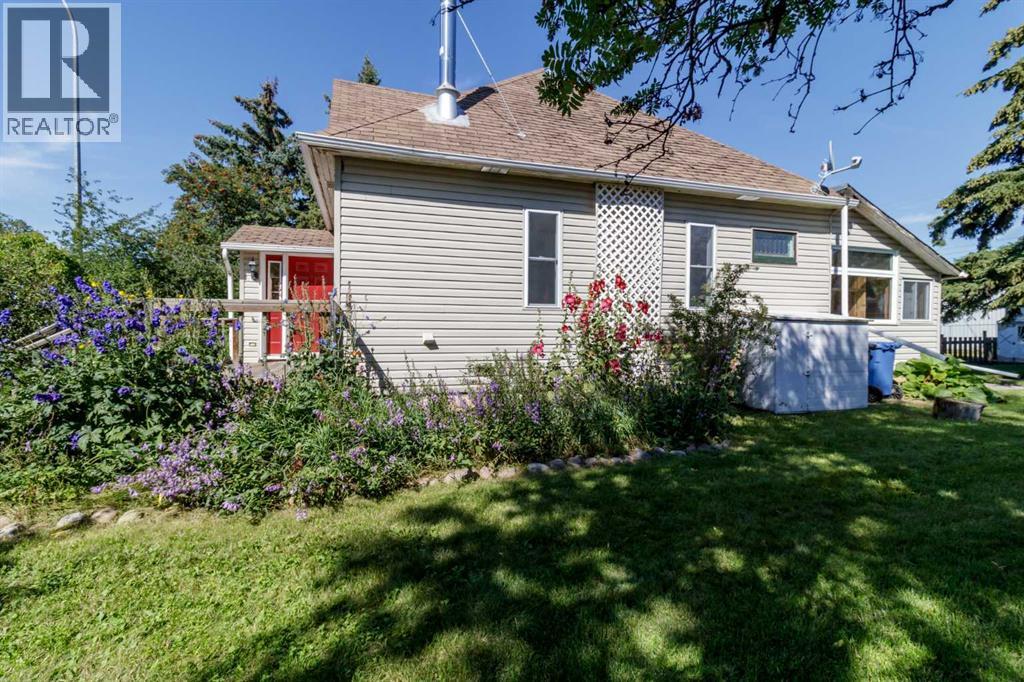 1321 Flemming Avenue, Penhold