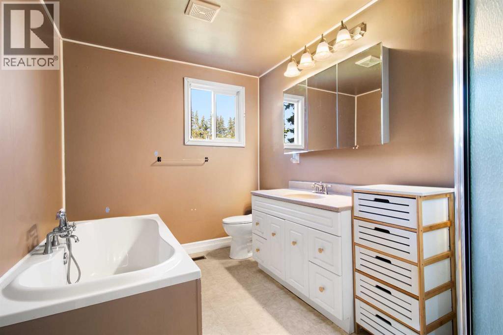 1321 Flemming Avenue, Penhold