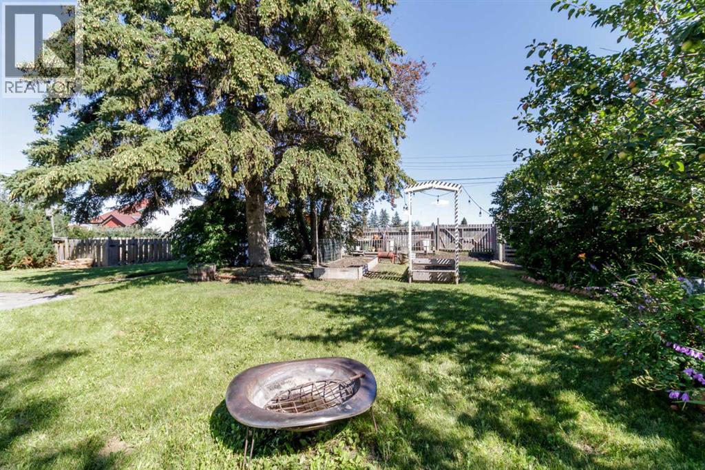 1321 Flemming Avenue, Penhold